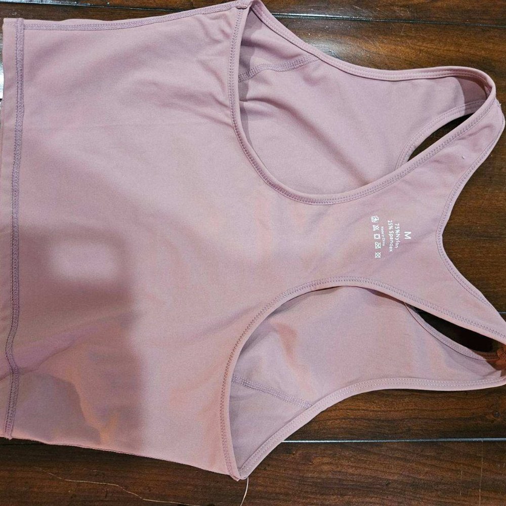 Attracosports Women's Two-Piece Athletic Tennis/Golf Set, Medium Size Mauve.